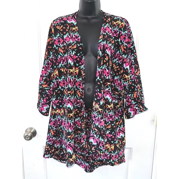 LuLaRoe Tops - Lularoe colorful kimono shawl